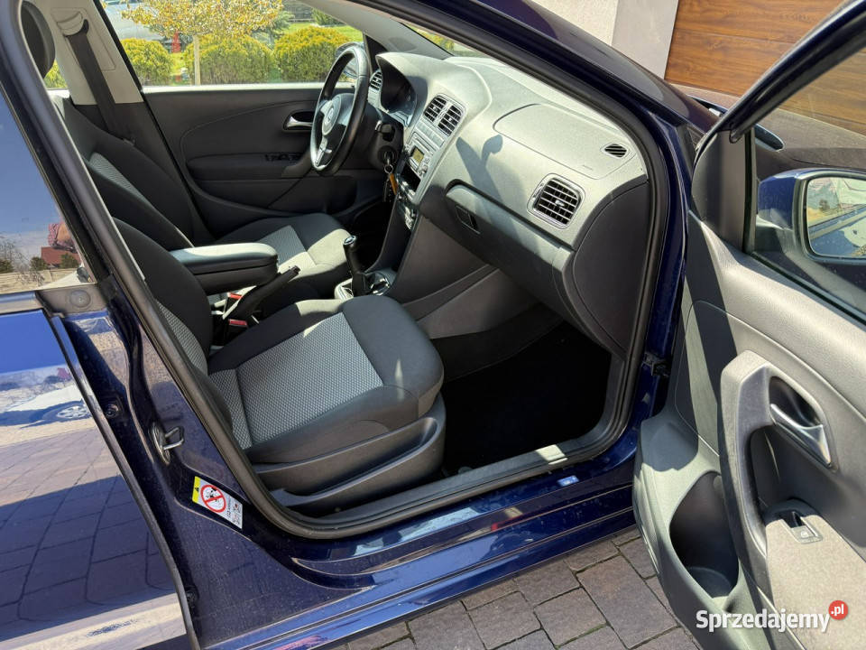 Volkswagen Polo 12 benzyna ładny stan Rok produkcji 2010 Konradów