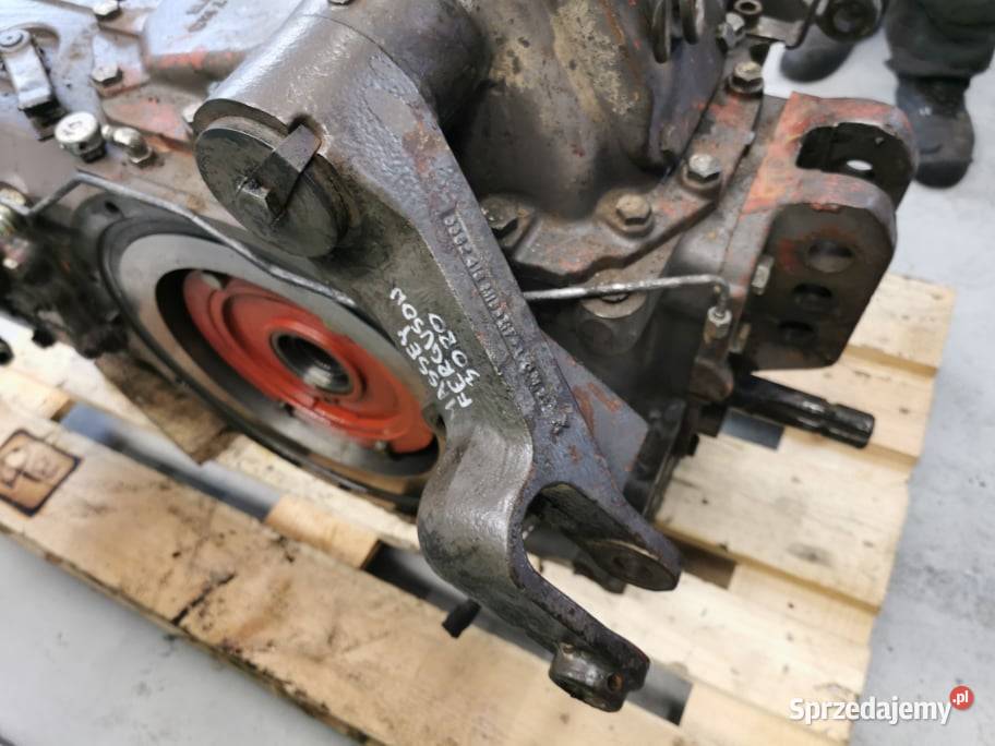 Sworzeń centralny ramion górnych EHR Massey Wilkowo