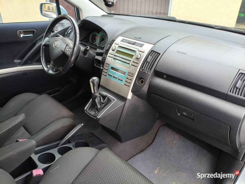 Toyota Corolla Verso 16 Glinnik