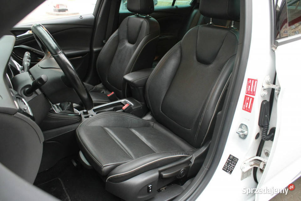 Opel Astra BezwypadkowyBogate wyposazenieSuper asystent pasa ruchu sprzedam