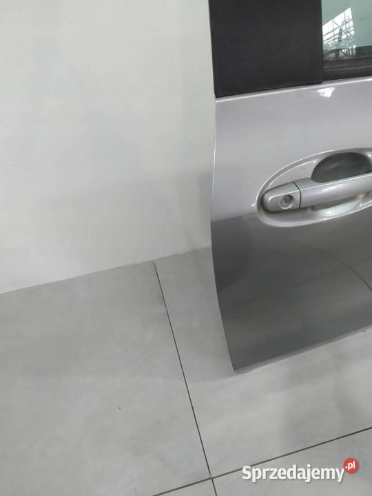 DRZWI PRAWE PRZÓD 1F8 3D Toyota Yaris II osobowe