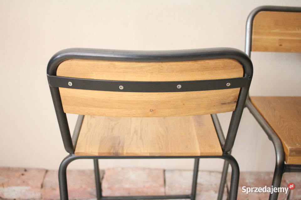 Stolik barowy komplet hokerów