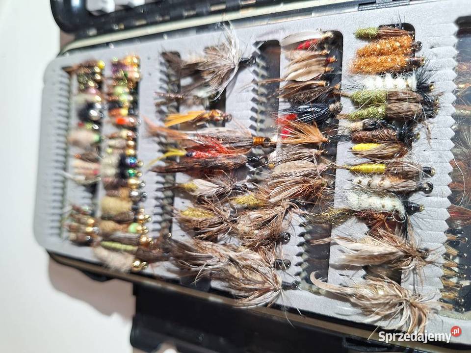 Przynęty wędkarskie Muchowe 230 sztuk pudełko Sosnowiec