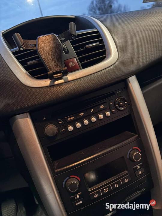Sprzedam peugeot 207 2010r 16hdi 90koni możliwa tempomat Pysząca