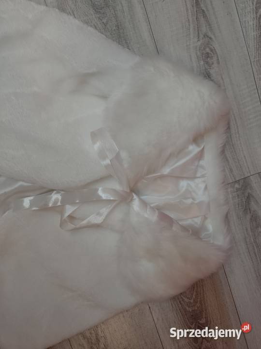 Biała futrzana etola ślubna futrzana narzutka małopolskie Kraków sprzedam