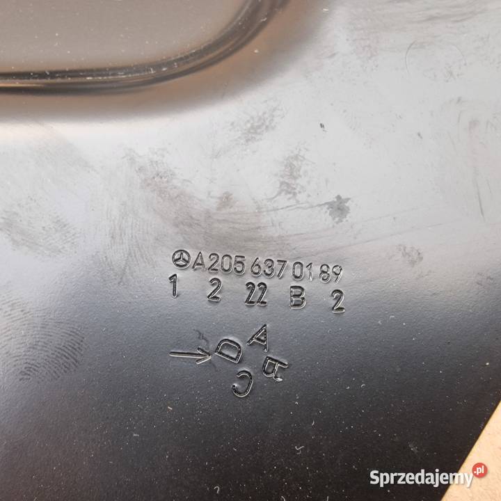 MERCEDES W205 CKLASA MOCOWANIE UCHWYT LAMPY TYŁ osobowe Bieleń