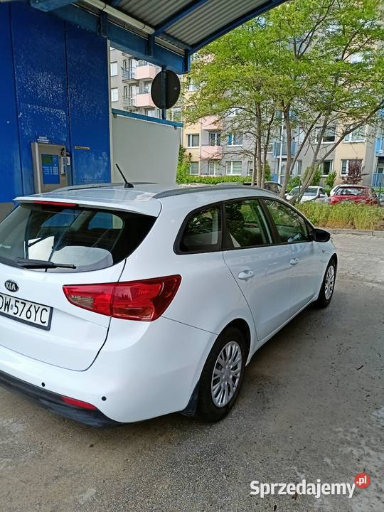 KIA JD CEED KOMBI 16 3 135 99 KW 2015 Stan