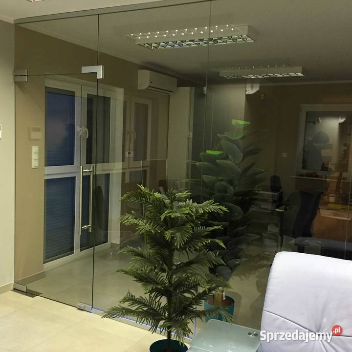 Nowoczesne Ścianki Szklane z inteligentną folią