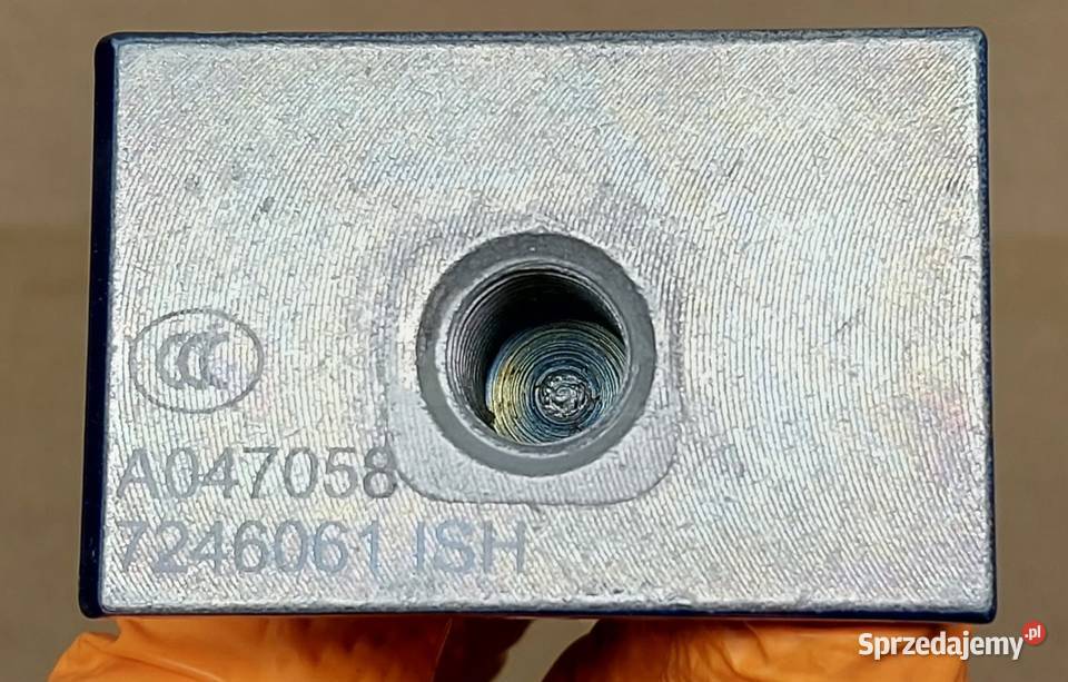 ZAWIAS DRZWI LEWY TYŁ BMW 4 F36 7246063 7246061 osobowe Zawiasy, bolce i prowadnice Mielęcin