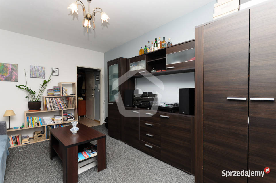 Dwustronna kawalerka z jasną kuchnią i balkonem Rzeszów