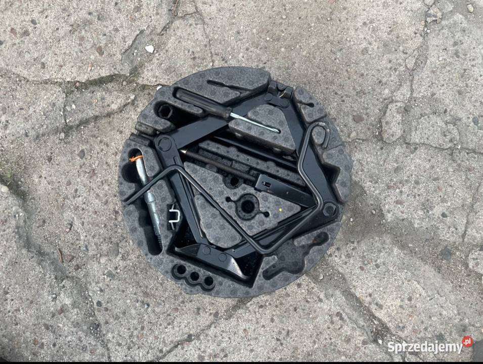 Zestaw naprawczy koła zapasowego lewarek klucz Apteczki, gaśnice, trójkąty Szczecin