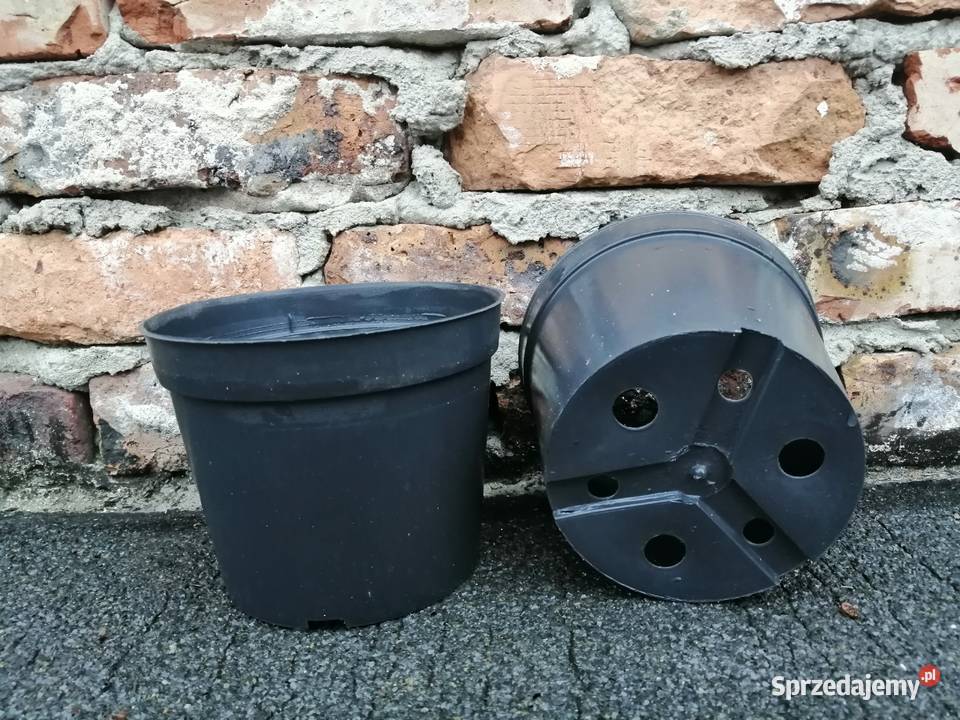 Doniczki produkcyjne 2 litry NOWE 2L 16 okrągłe sprzedam