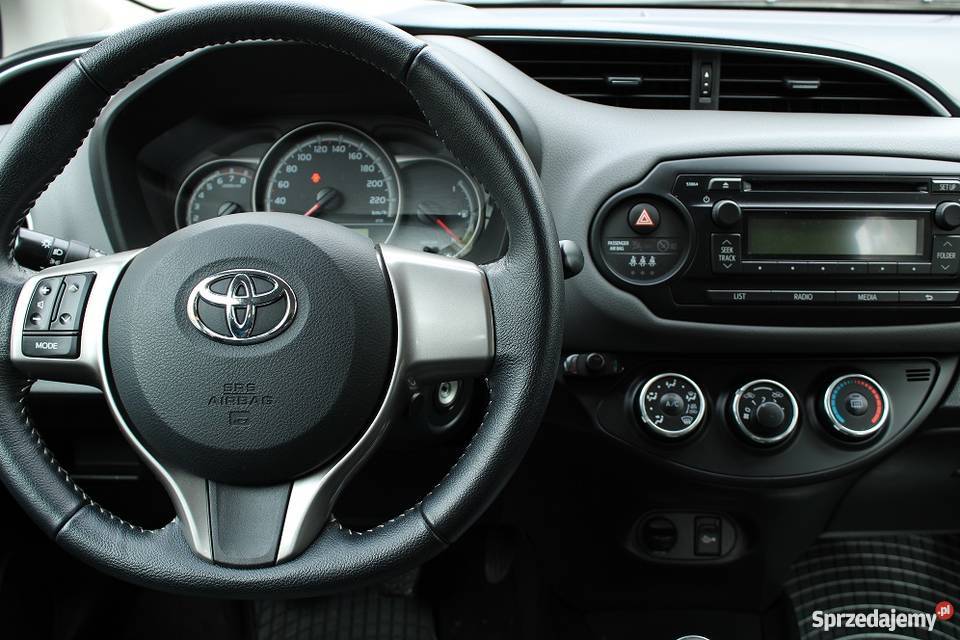 Toyota Yaris 2015 Salon Polska Gdynia