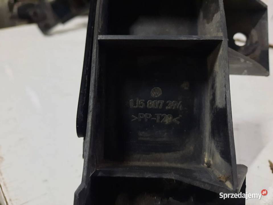 VW BORA ŚLIZG ZDERZAKA PRAWY LEWY TYŁ 1J5807393