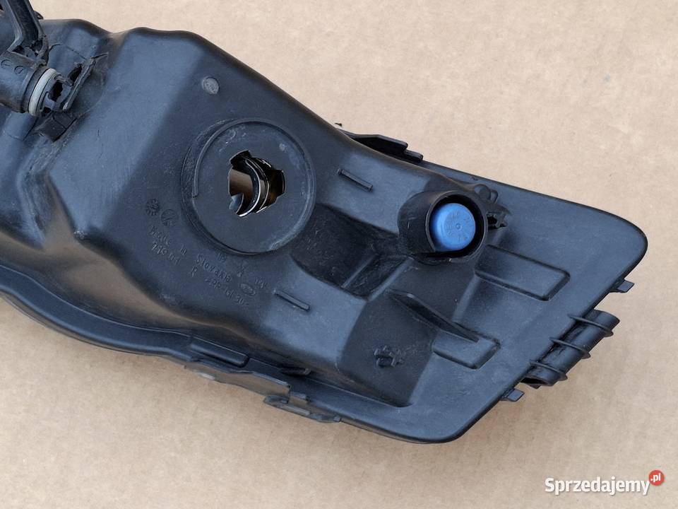 SKODA OCTAVIA 3 III HALOGEN PRAWY LAMPA osobowe Bieleń