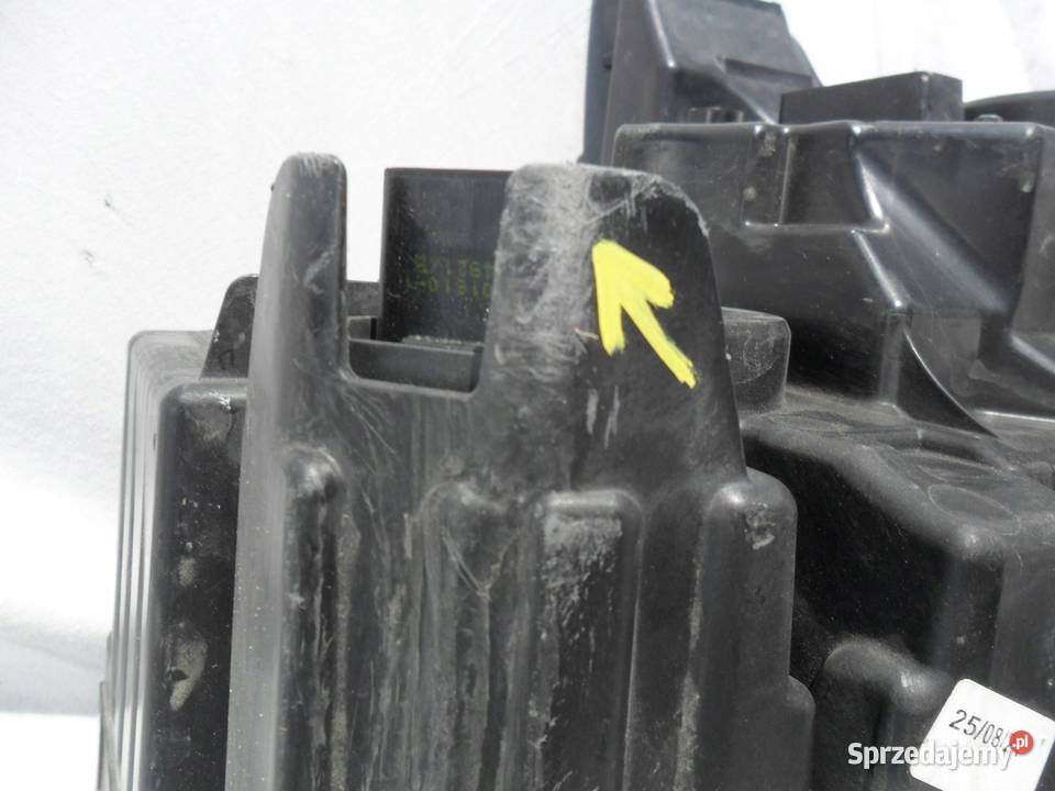 REFLEKTOR PRZÓD STRONA PRAWA CITROEN C4 III EC4 osobowe