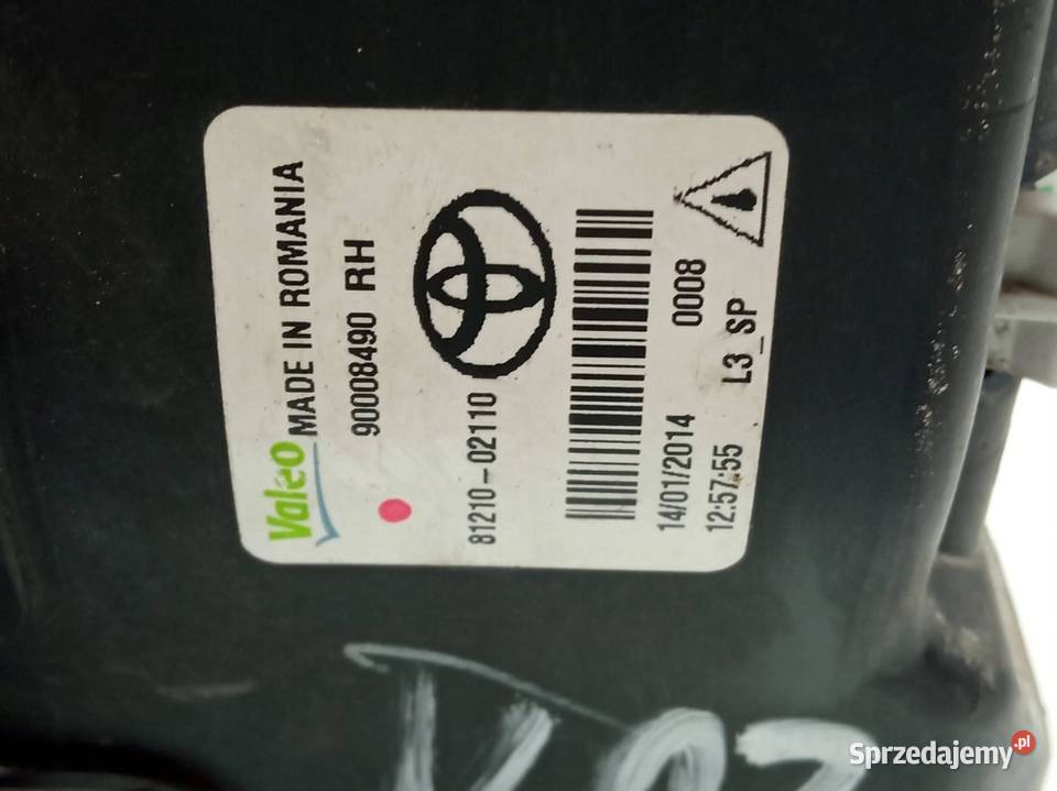HALOGEN PRAWY PRZÓD EU 8121002110 Toyota Auris świętokrzyskie