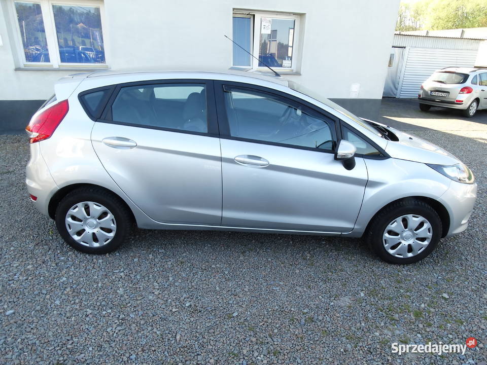 Ford Fiesta 125benzyna 82 Wypożyczalnia wynajem Przebieczany