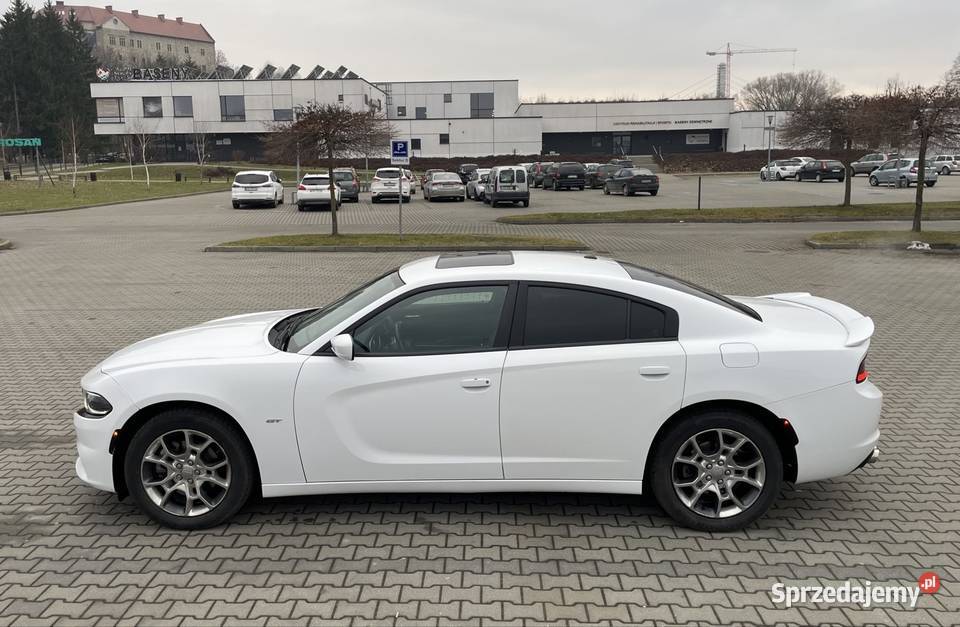 Dodge Charger AWD lakier metallic Sanok sprzedam