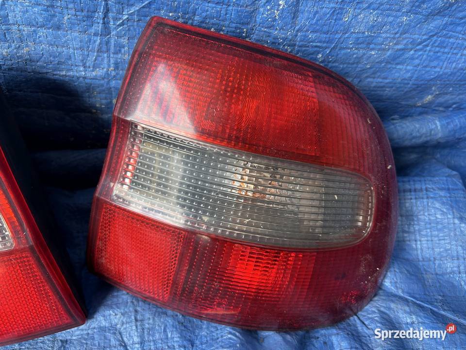 Volvo V40 Lampa Prawa Tylna Narożna Oryginalna Bolesławiec sprzedam