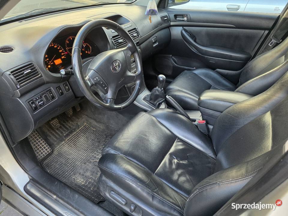 Toyota Avensis 20 D4D 116 XENON skóra drugi isofix Lublin