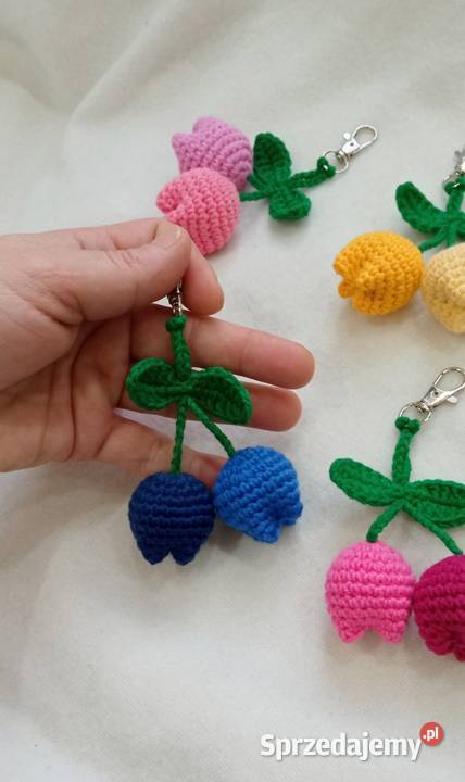 Tulipany wykonane na szydełku breloki Łask