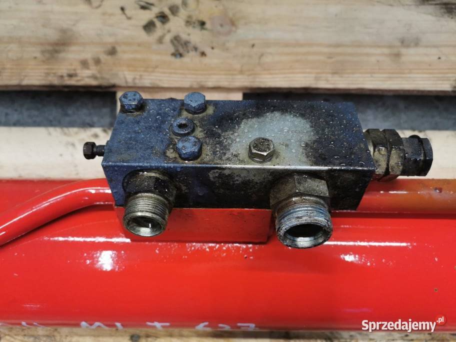 Siłownik główny ramienia Manitou MLT 627 Wilkowo