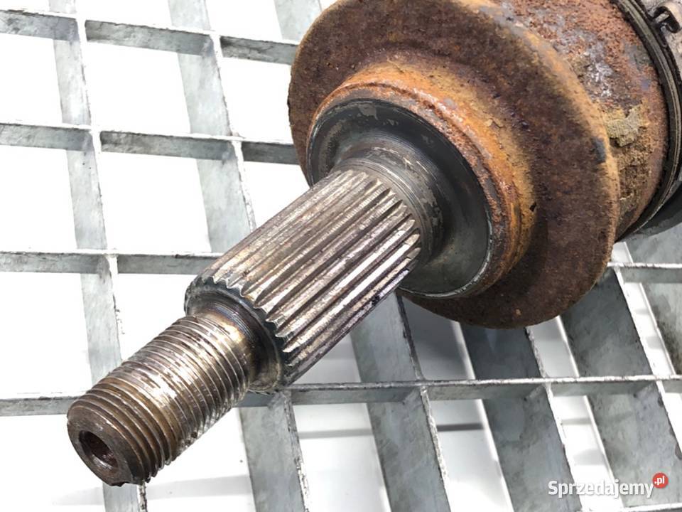 PÓŁOŚ LEWY PRZÓD SUZUKI SWIFT III 13 75 PRZEGUB osobowe