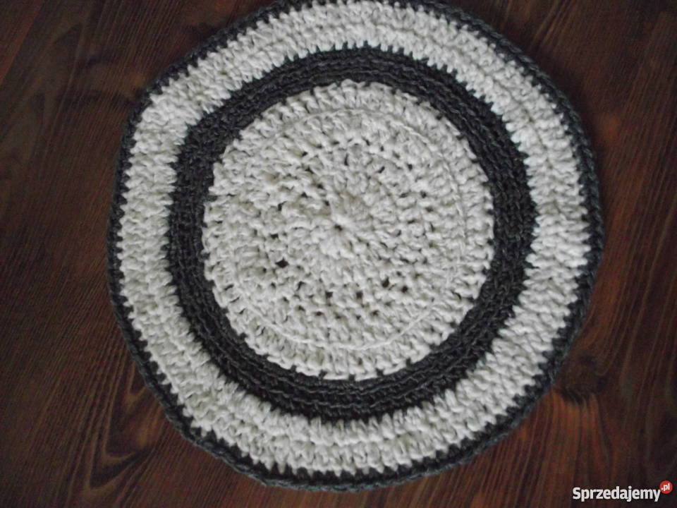 BIAŁO SZARY AUTORSKI DYWANIK SZYDEŁKOWANY Piła
