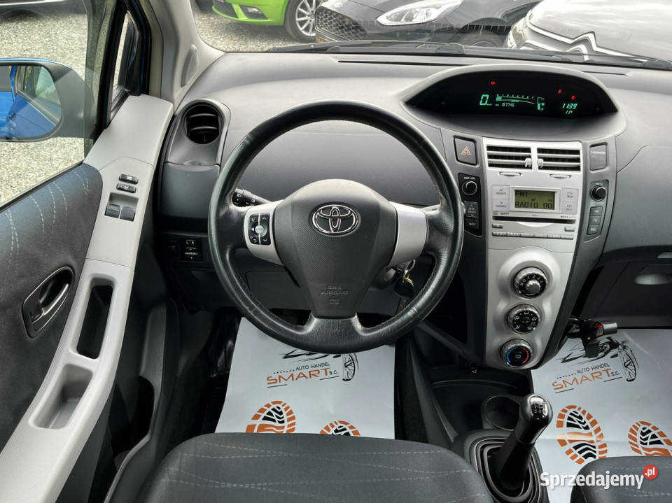 Toyota Yaris ZAREJESTROWANY Ubezpieczony isofix Yaris Rydułtowy sprzedam