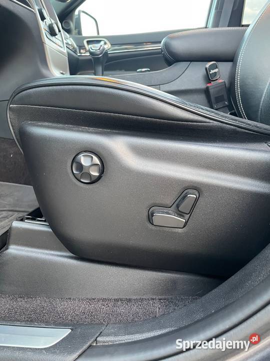 Jeep Grand Cherokee 36 V6 Overland światła LED Radom