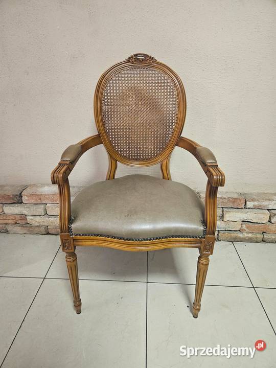 Stylowy pięknie zdobiony fotel KLASYKA śląskie Pszczyna