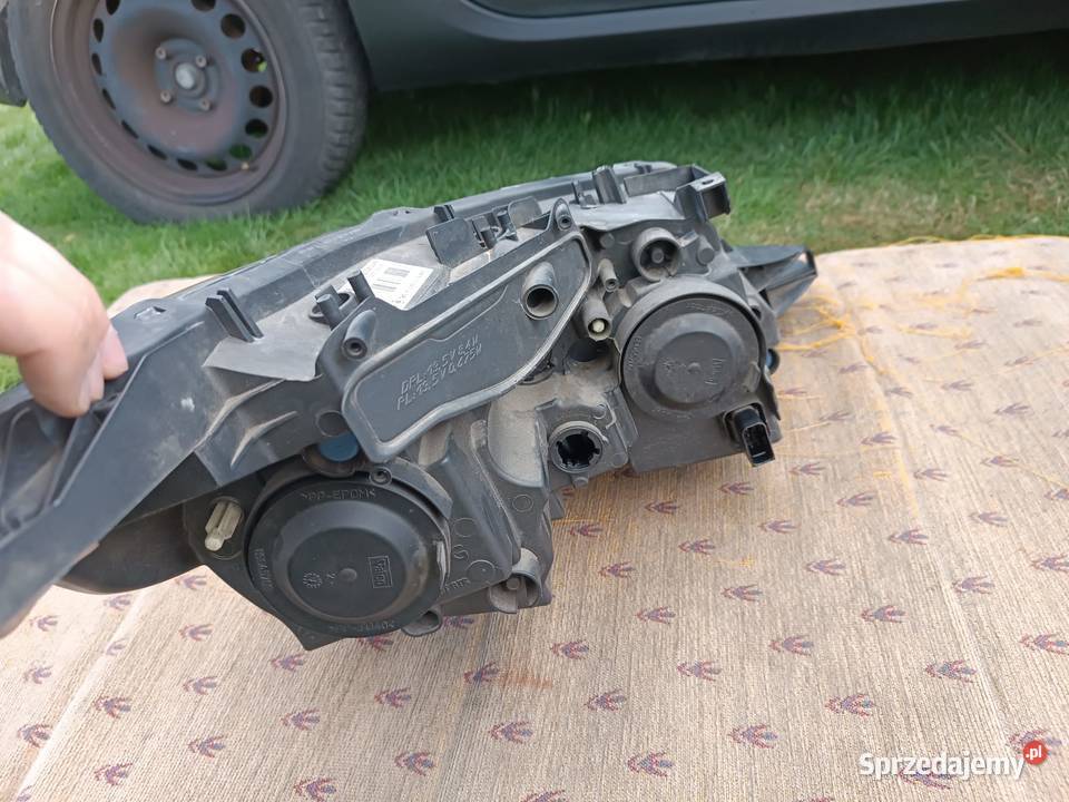 Lampa lewy przód Peugeot 2008 I lift 2016 jasny Turek