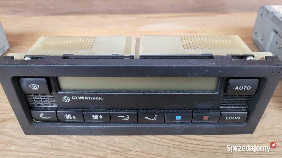 Radio zmieniarka CD klimatronik zabudowa Golf 4 osobowe Sprzęt audio fabryczny dolnośląskie Wrocław