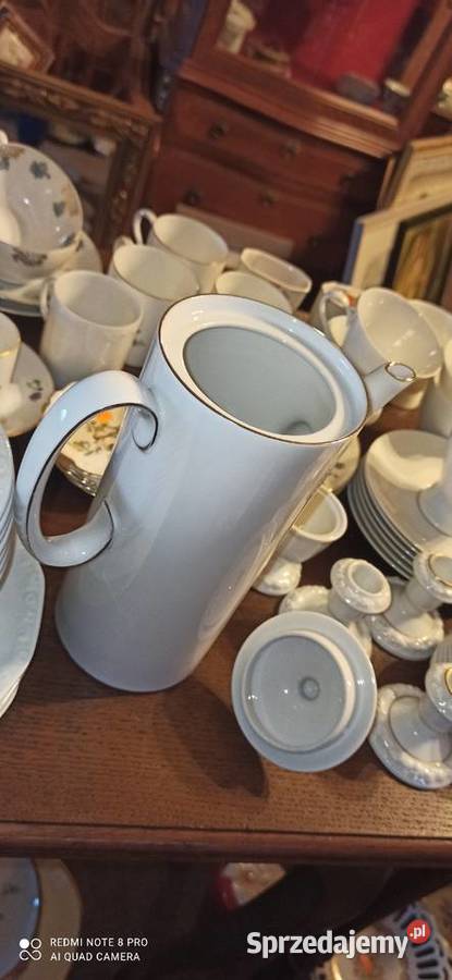 Biały porcelanowy dzbanek do kawy z linii Gdańsk