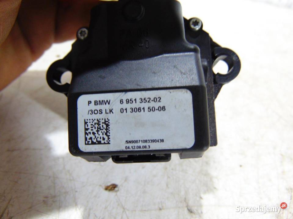 PRZEŁĄCZNIK TEMPOMATU BMW E60 6951352 osobowe