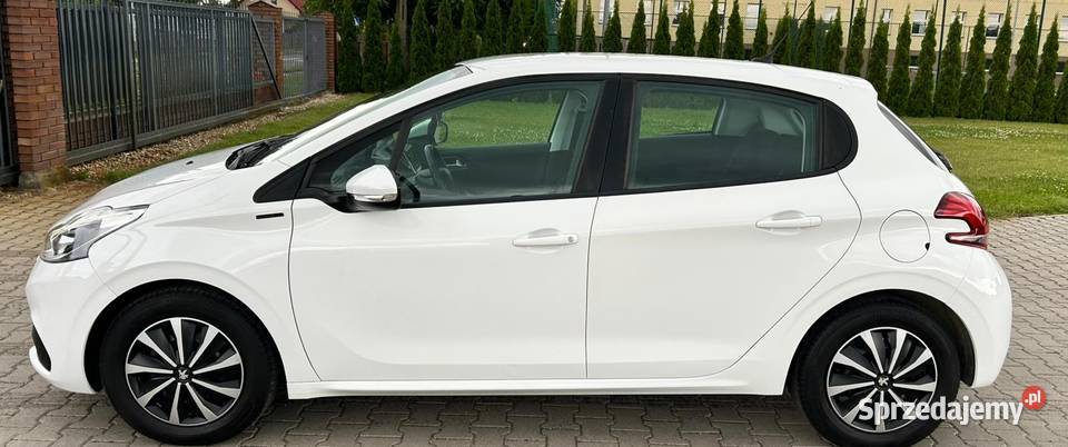 Peugeot 208 nieuszkodzony 208 Kawęczyn sprzedam