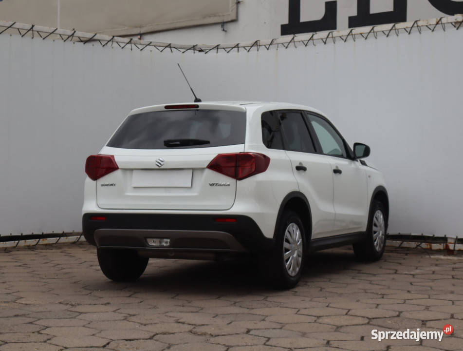 Suzuki Vitara 10 BoosterJet gniazdo USB Suzuki