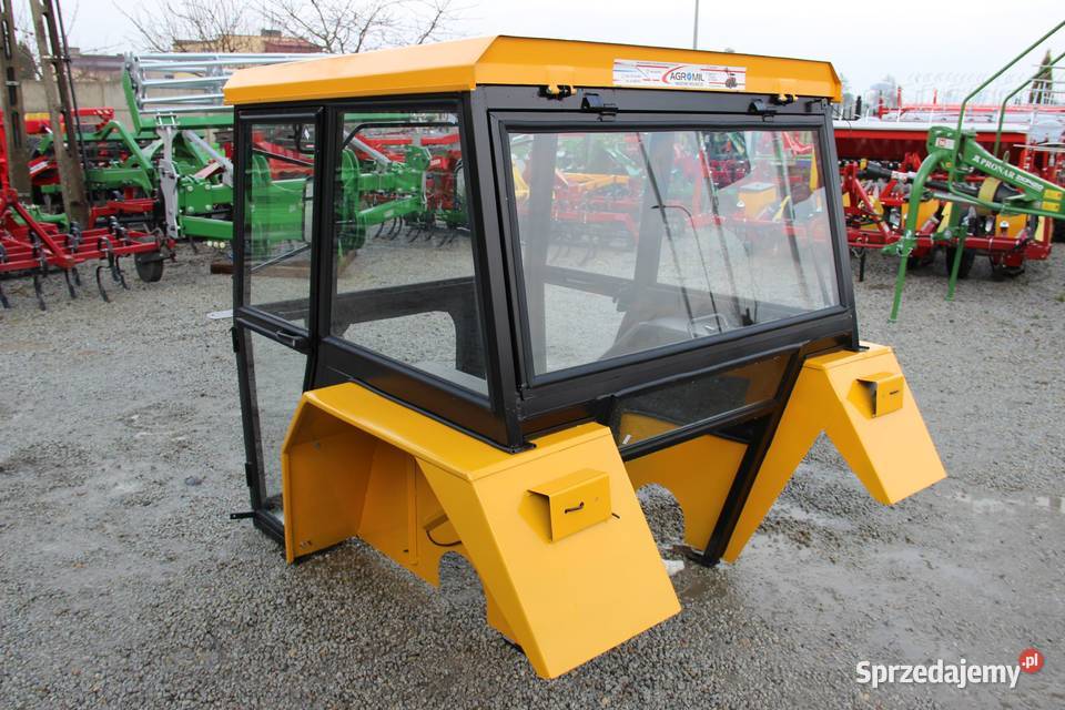 Kabina do ciągnika C 330 Standard z błotnikami Części zamienne