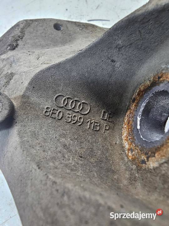 ŁAPA PODPORA SKRZYNI PRAWA AUDI A4 B7 8E0399113P Części montażowe Przystajń