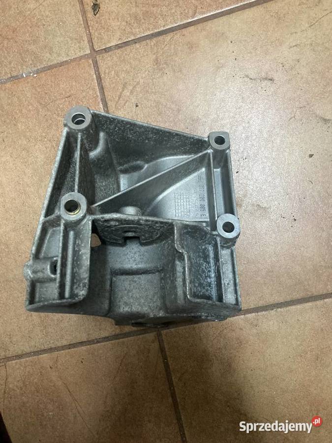 ŁAPA MOCOWANIE POMPY AUDI A8 D2 077260885E Rakoniewice sprzedam