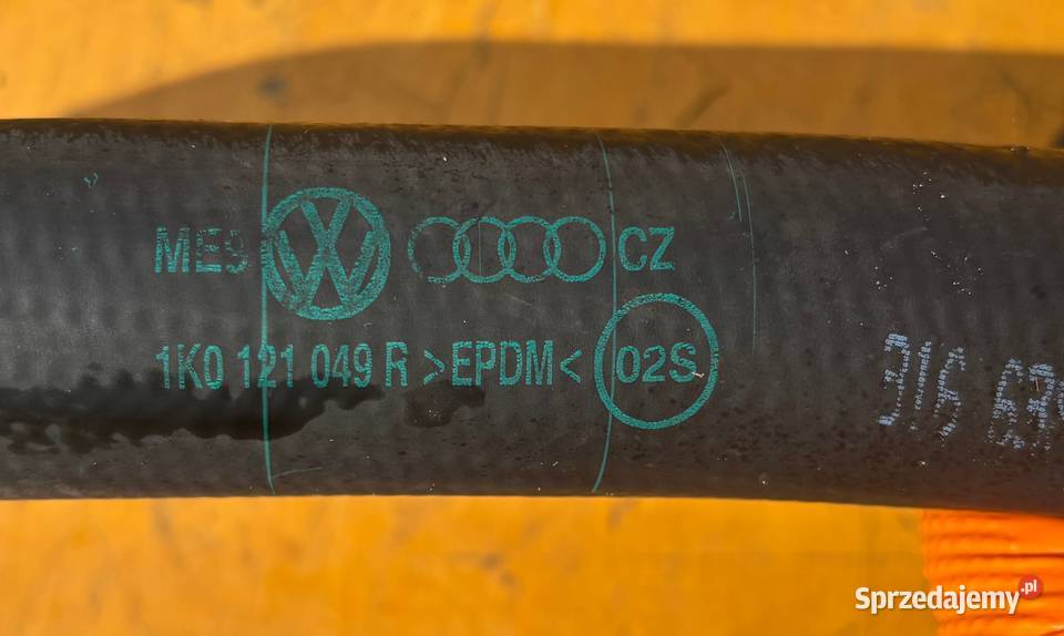 VW AUDI SKODA PRZEWÓD WĄŻ WODY 1K0121049R Radom