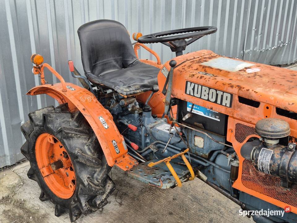 Traktorek traktor KUBOTA B6001D 12 44 Małuszyn sprzedam