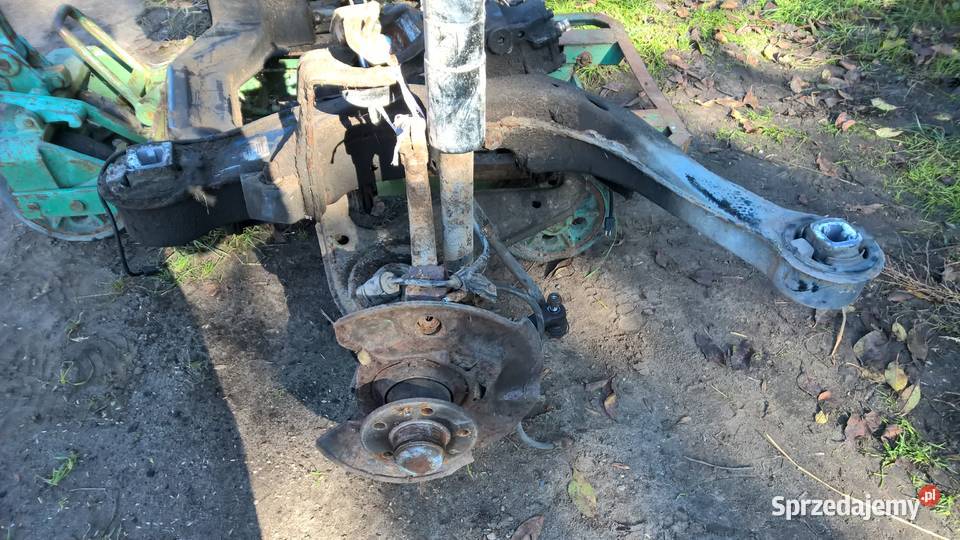 Zwrotnica piasta przód sanki wózek silnika osobowe sprzedam