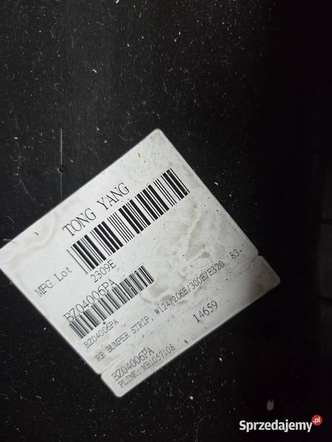 NAKŁADKA ZDERZAKA LISTWA TYŁ MERCEDES W124 8496 Lgota Wielka sprzedam