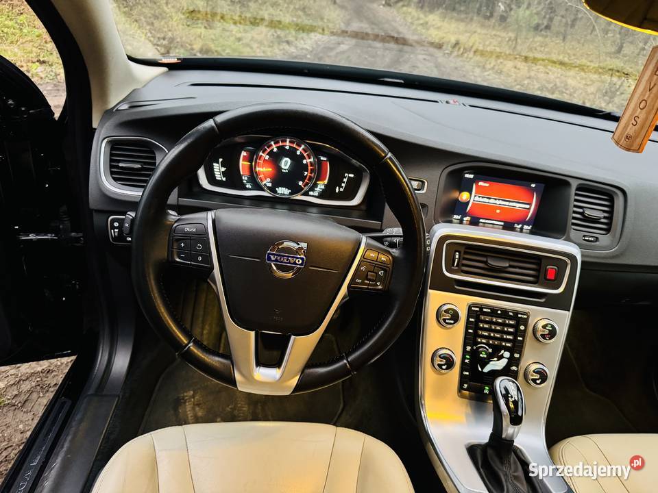 Volvo V60 CrossCountry 1969cm3 V60 Ostrołęka