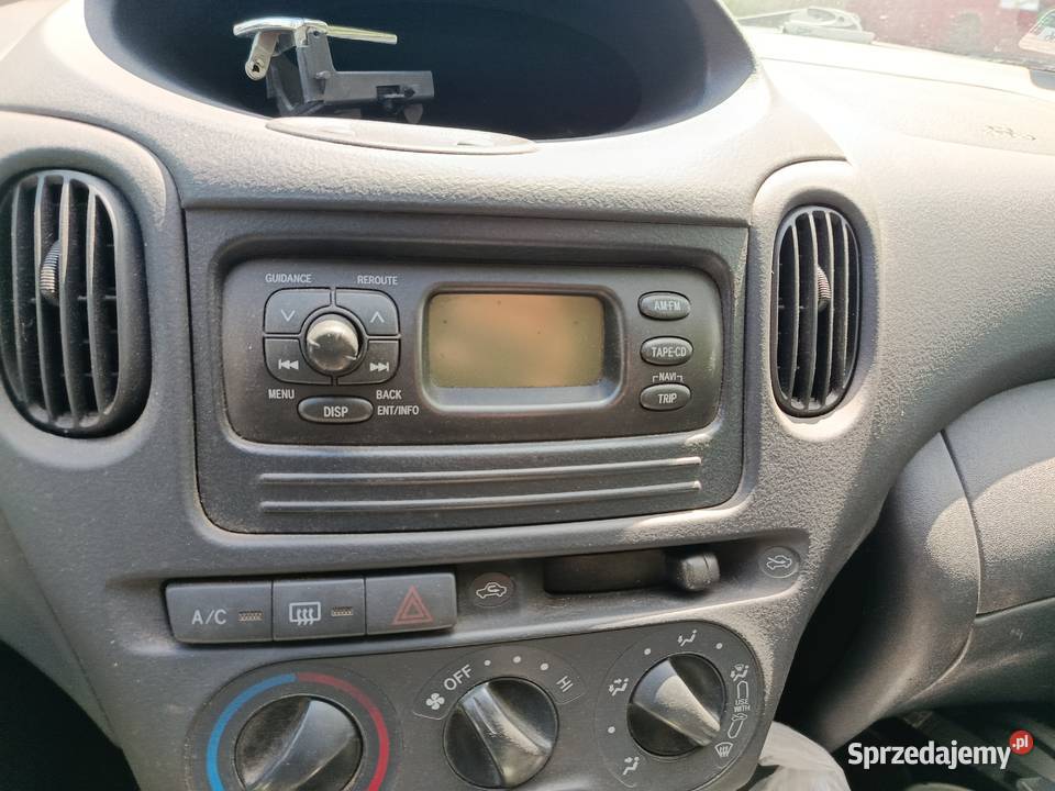 Toyota Yaris Verso 13 62 kW 2003 r dawca części wielkopolskie Szklarka Myślniewska
