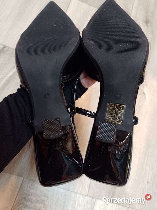 42 Czarne czółenka wieczorowe z odkrytą piętą Kraków