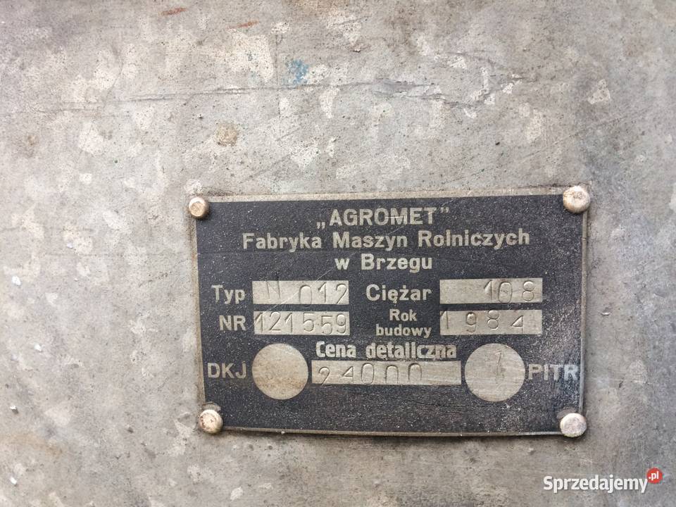 Rozsiewacz nawozów Agromet Brzeg lejek