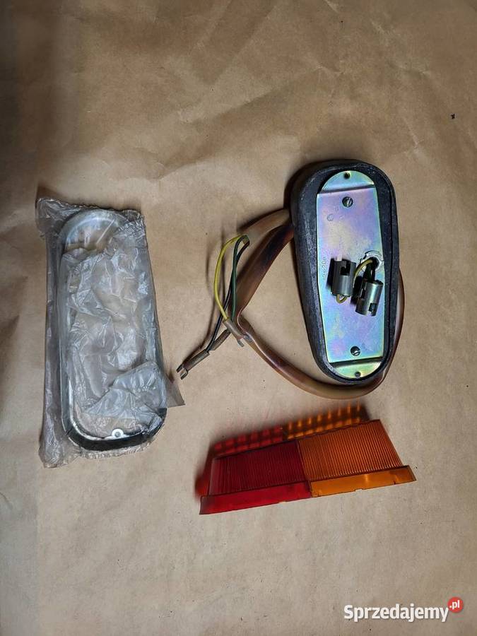 Warszawa M20 Syrena 103 fabr nowa lampa tylna wielkopolskie Chodzież